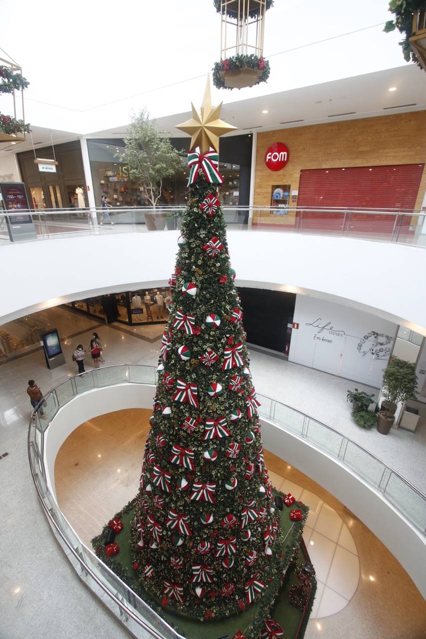 Árvore gigante e giratória é destaque na decoração natalina do BH Shopping  – Feito com ♥ em Belo Horizonte