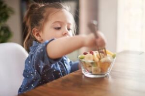 Hábito de comer bem deve ter início na primeira infância